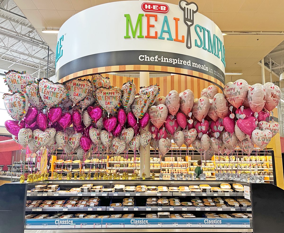 AerialBouquets's tweet photo. @HEB is full of love this Valentine’s Day…visiting the Austin, TX stores has us swooning over their selection of Valentine’s Day Balloons &amp; Candy Gift Items!  There’s still time to grab your last-minute gifts, @HEB has everything you need to show your love this holiday season! https://t.co/8LT3vqnBYq