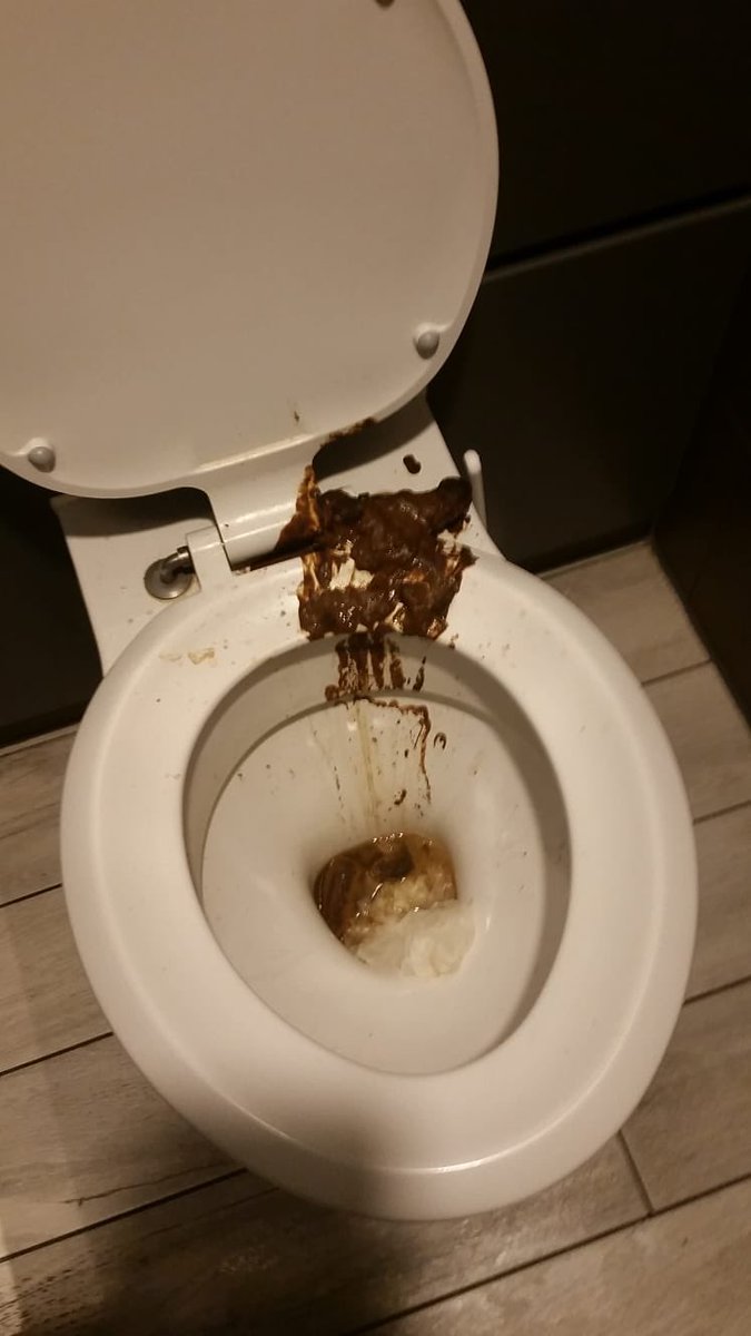 amnah_rawlings's tweet photo. @Jollibee have to say was not impressed at all liverpool white chapel needed to use the toilet facilities absolutely disgusting staff dident care wasn’t interested no toilet paper no where to wash ur hands and had this to look at  wouldn’t give me a refund https://t.co/YuaL1XHpFQ