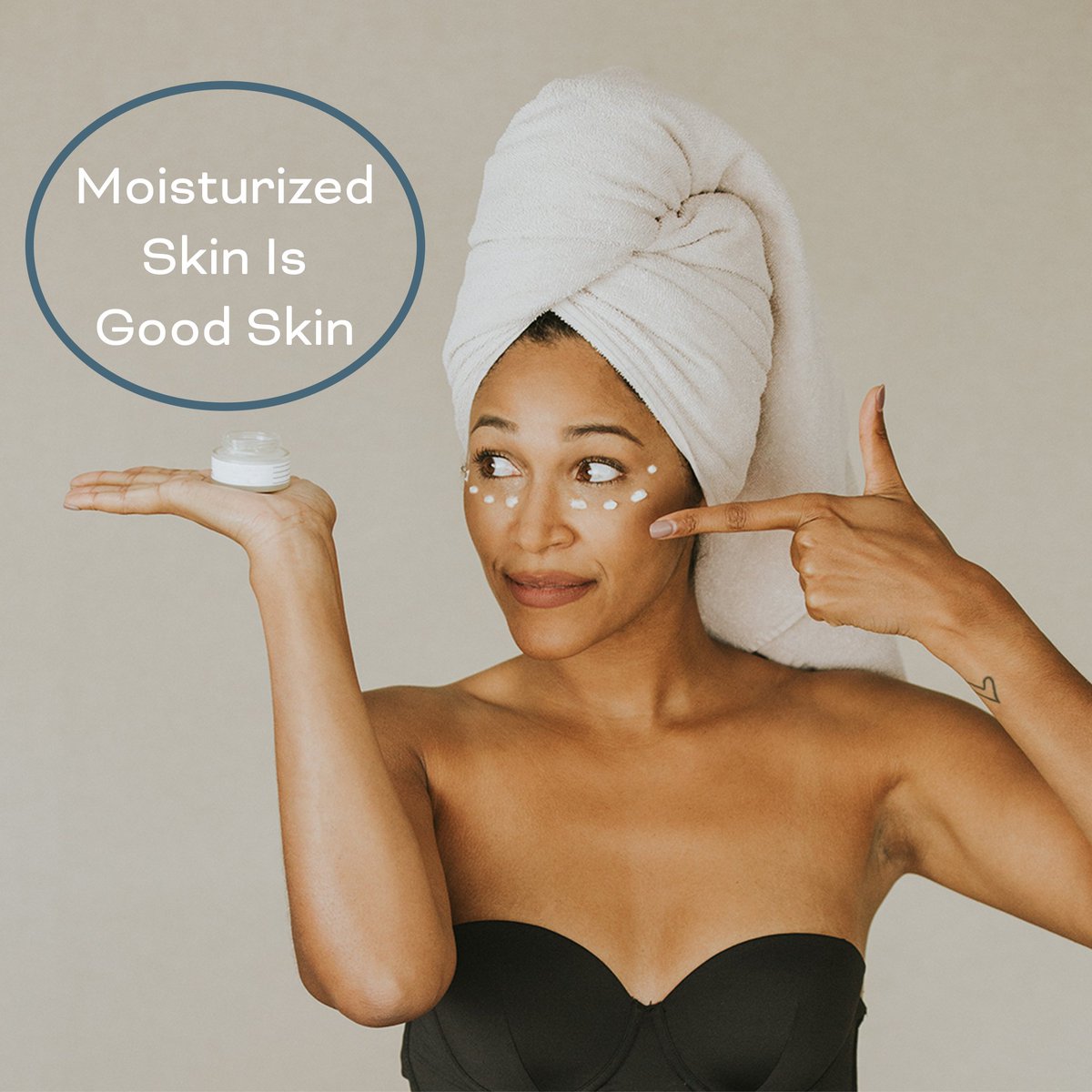 PeriSkinCare's tweet photo. There's nothing worse than the rough winter weather drying out your skin. ❄️ Keep your skin glowing and gorgeous by moisturizing! Try out our Radiance Serum which treats dryness, or our Camu Camu Skin Restorative Treatment which is nourishing. 🧖🏼‍♀️
#PeriSkincare #Sofiel https://t.co/WopR3GJuEb