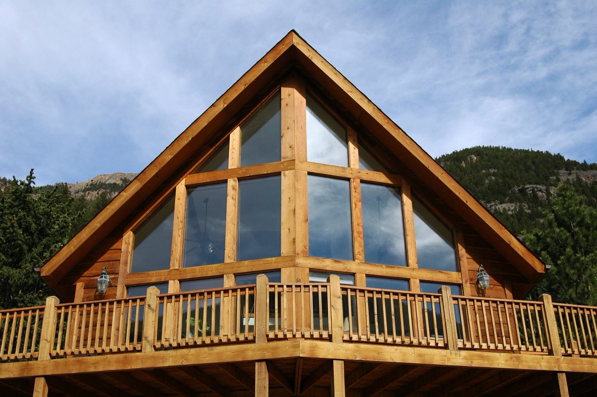 PDXsRealEstate's tweet photo. What is an A-Frame Home in Portland? https://t.co/OjdZ866fcL https://t.co/GNuG2mu2t0