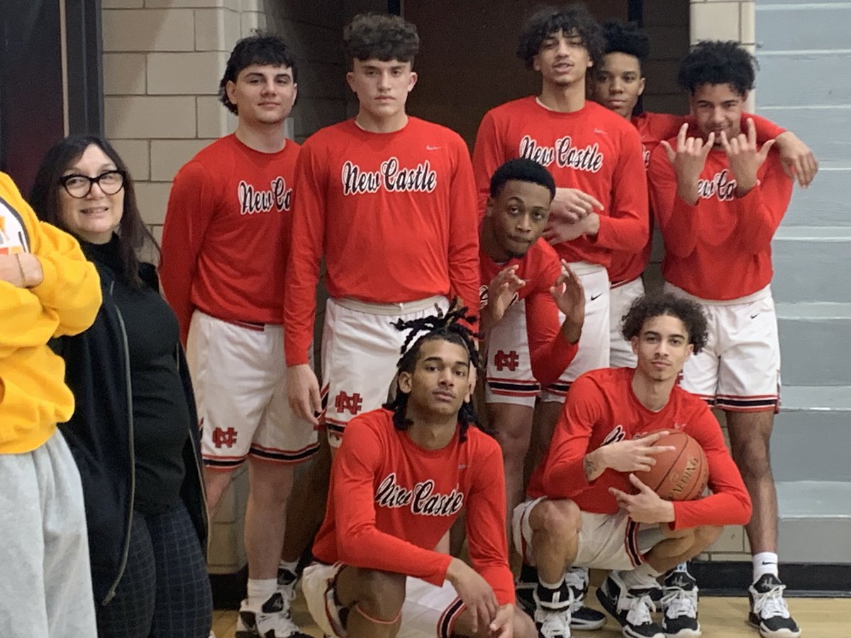 canes_cuz's tweet photo. Senior Night! 
The festivities for winter sports seniors will start @ 7:25 before the 8:00 game start!

Tonight the Caniacs will show their support by wearing their “Rally For Raequelle” shirts ❤️🖤

At halftime, the winner of the King and Queen of Hearts event will be announced! https://t.co/HZIYJrr9uY