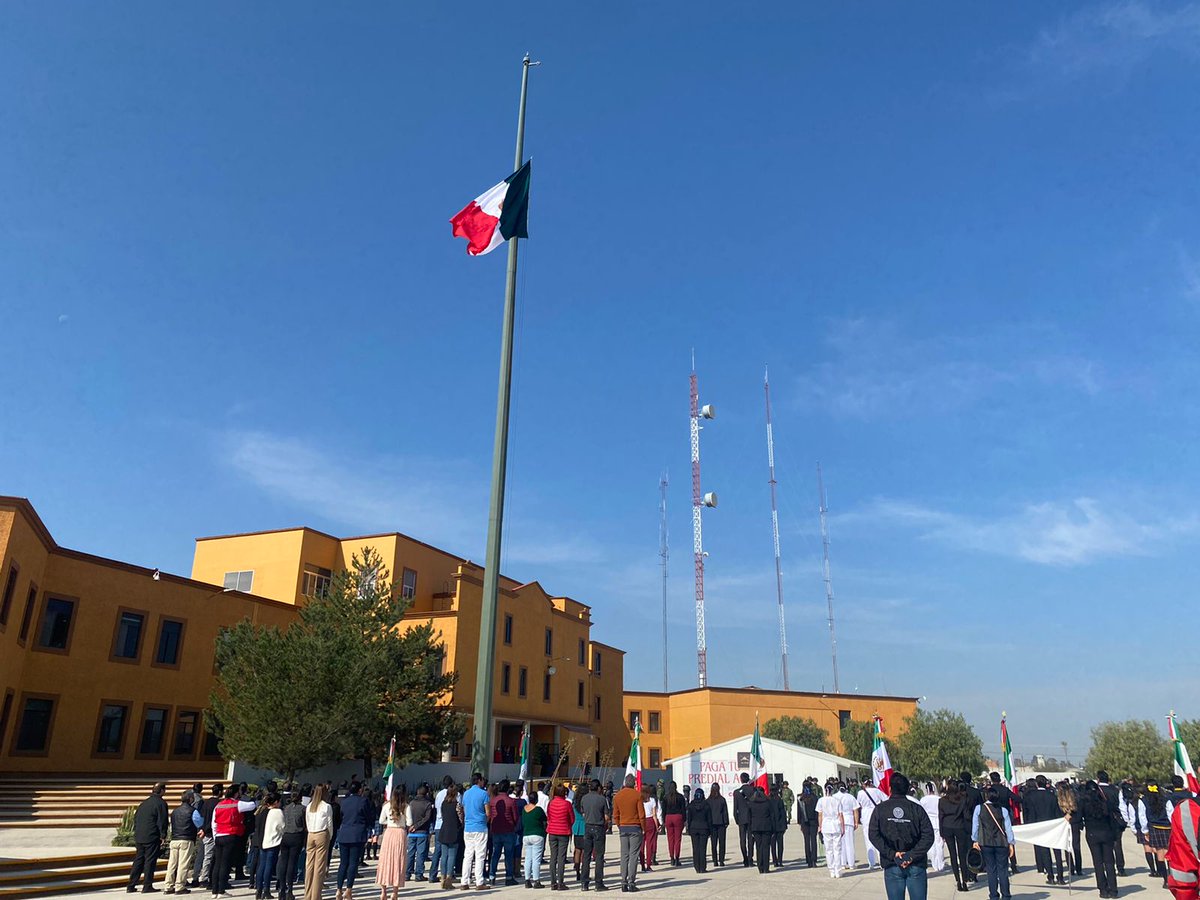 PatriaUni's tweet photo. Gracias a nuestra escolta por su participación este lunes 13 de febrero en el izamiento de bandera
en las instalaciones de Presidencia Municipal, junto a demás escoltas en este bonito acto cívico.

https://t.co/AuY3Y5RCSQ https://t.co/hwd1EDsmcd