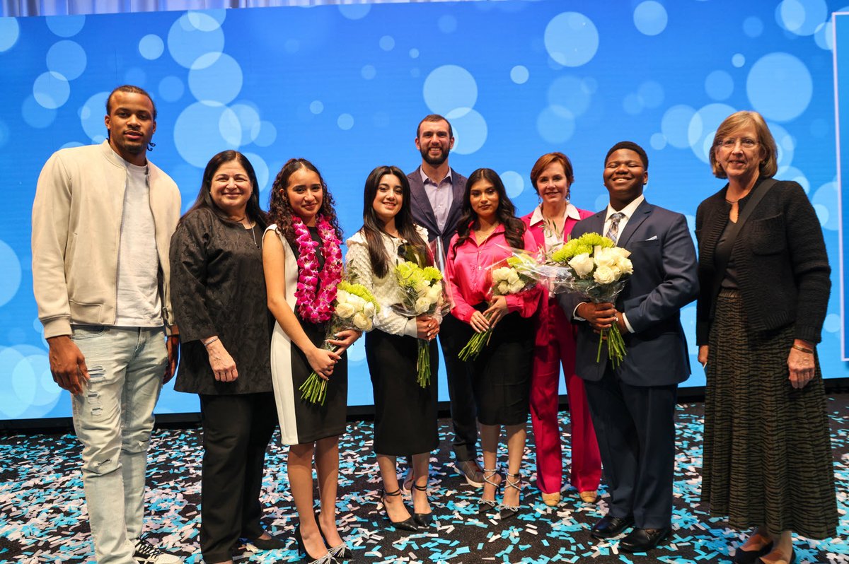I was honored to serve as a judge last week during @BGCP's 2023 Youth of the Year event. The stories shared by Club youth were so energizing, and I have no doubt these students will continue to do great things! @mosesmoody @MariniMartinez @BGCA_Clubs #Schwab4Good