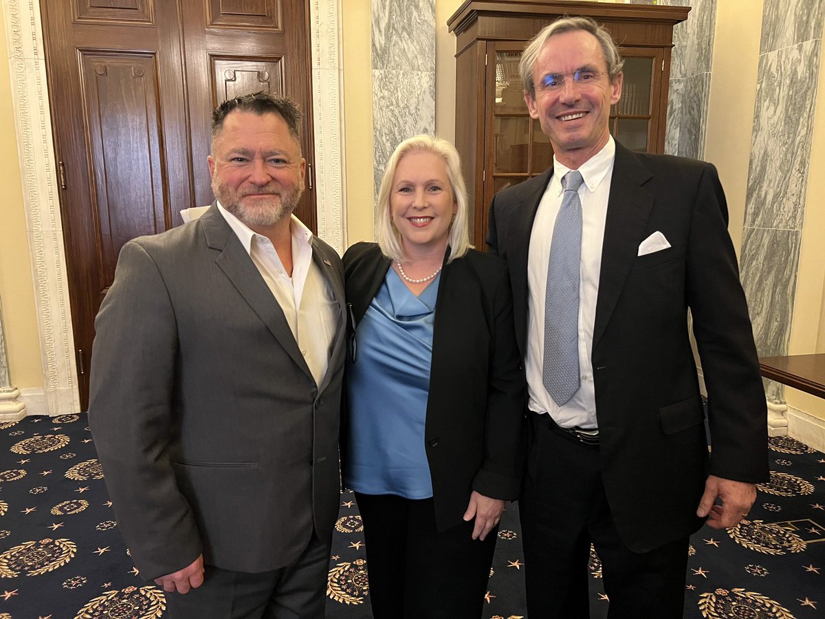ThanosAlpha's tweet photo. Sooo, the @MickWest conspiracy theory that the Senate committees were manipulated by 'staffers' is going to have to evolve. Looks like Mellon and Lue did the "manipulating". Also looks like the President has been manipulated into taking the issue seriously. 😉 https://t.co/5tdTU3zXWH
