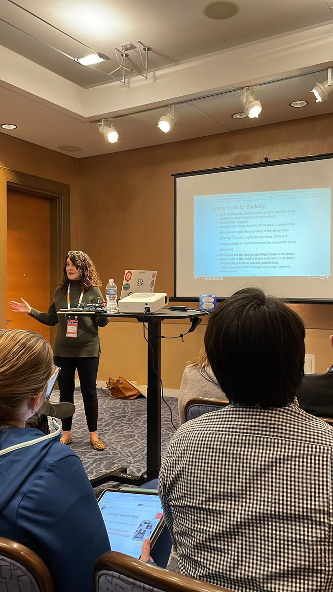 Packed house listening to <a href="/joannacarroll96/">Joanna Carroll</a> talk about drones in her schools! Joanna attended one of my drone workshops with <a href="/ltcillinois/">Learning Technology Center (LTC)</a> and I’m pumped hearing all the ways she’s been using it with her kids! #IDEAcon