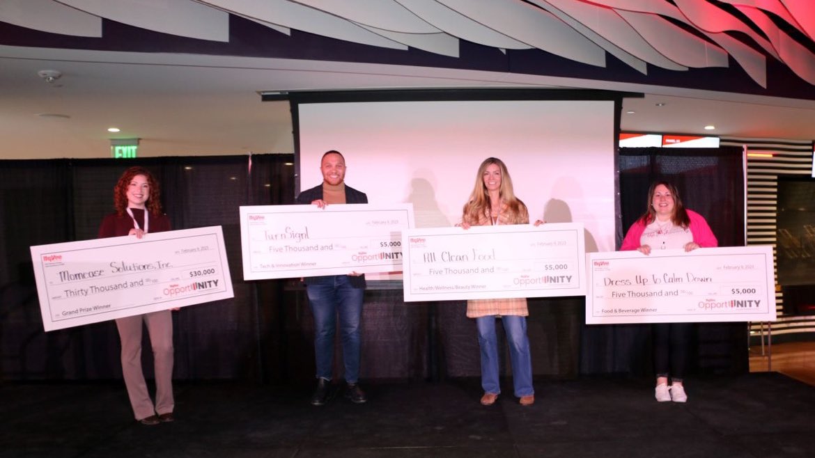 1MC organizers from #Minnesota teamed up at the OpportUNITY Inclusive Business Summit. Attendees enjoyed learning how #1MC provides a safe space for entrepreneurial storytelling every Wednesday morning.

Cheers to <a href="/HyVee/">Hy-Vee</a> and all who brewed energy into this community-driven event!