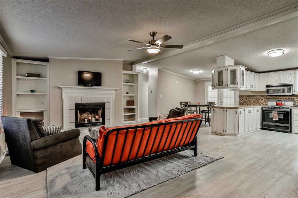 AndersonTeam1's tweet photo. New Listing! $2,950.00, 3BR, 2BA, 3809  Lands End Court, Granbury, TX 76048, Full Details https://t.co/5GrMLvroWe https://t.co/MZyICzf1u1