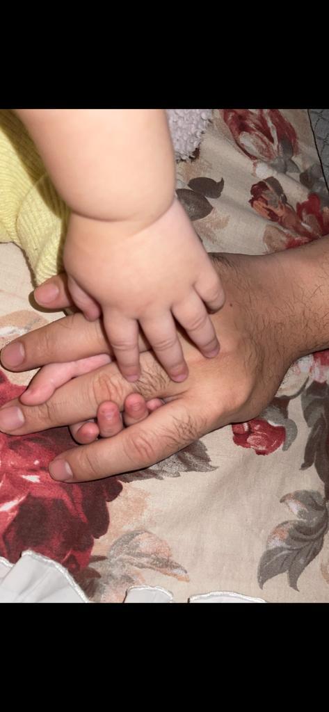 drriz123's tweet photo. Daughter holding your finger while going to sleep, gives you unexplainable pleasure and satisfaction. Fortunate to be a father. https://t.co/JczV83hVuj