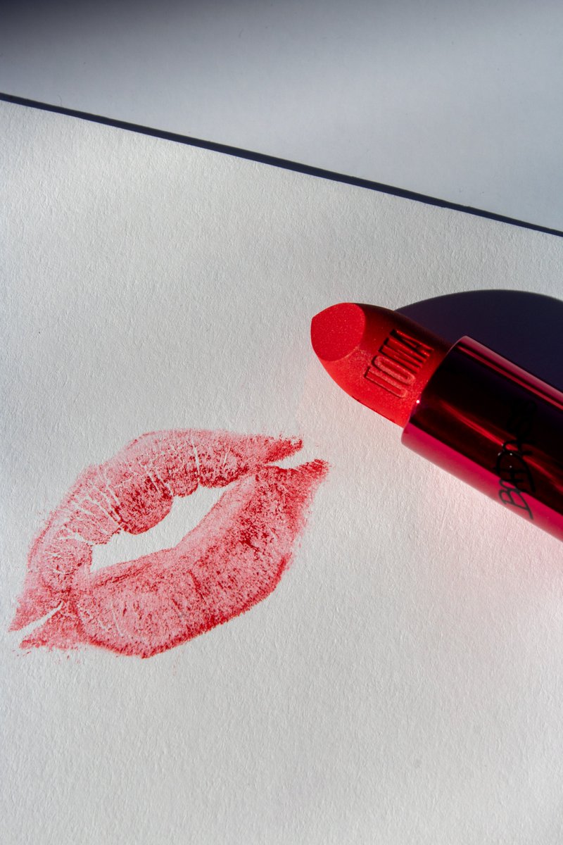 Drop your makeup inspo for tomorrow ❤️⤵️