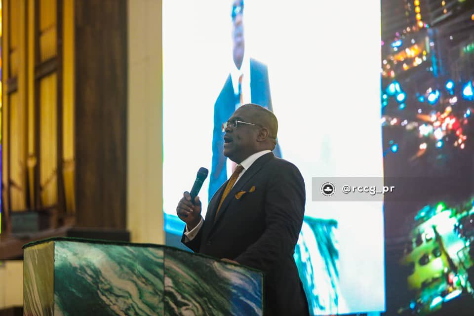 rccghq's tweet image. A big congratulations to @RCCGCityofDavid on the dedication of their #TrinityTowers.
As @PastorEAAdeboye pronounced it a “House of Prayers”, we pray God will always answer prayers raised in it in Jesus Name.
