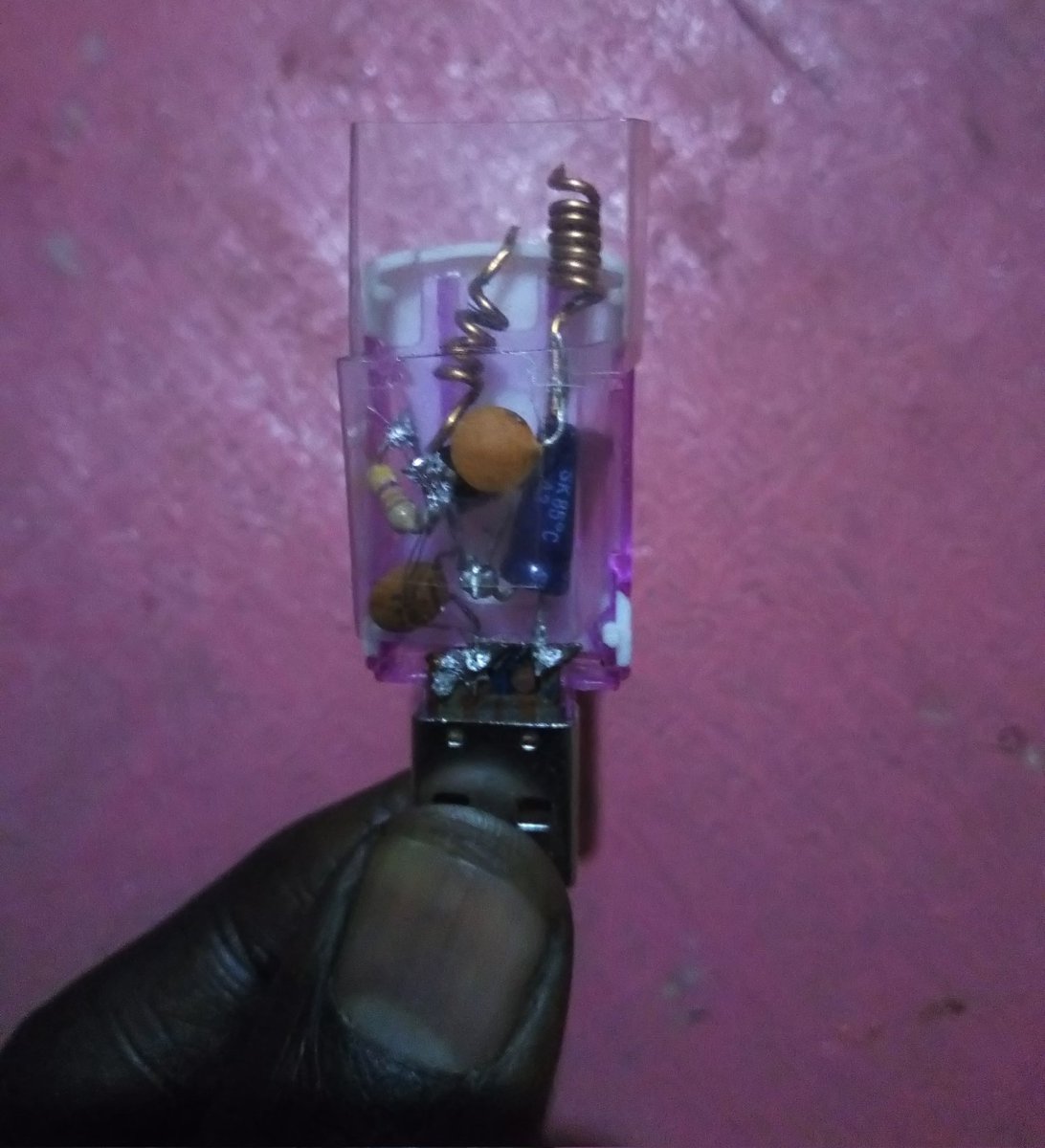 a_cols's tweet image. #diyproject #SignalBooster one in my pocket and one at home facebook.com/story.php?stor… does it work #TechStaff ? Yes