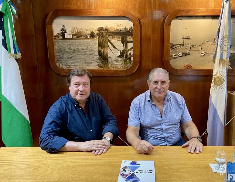 Con Juan Carlos Scalesi dialogamos sobre la situación y el futuro de los trabajadores públicos. Intercambiamos opiniones sobre el vínculo Gobierno-UPCN. 
Necesitamos un Estado que le sirva a los trabajadores, pero por sobre todas las cosas que le sirva a la sociedad rionegrina.