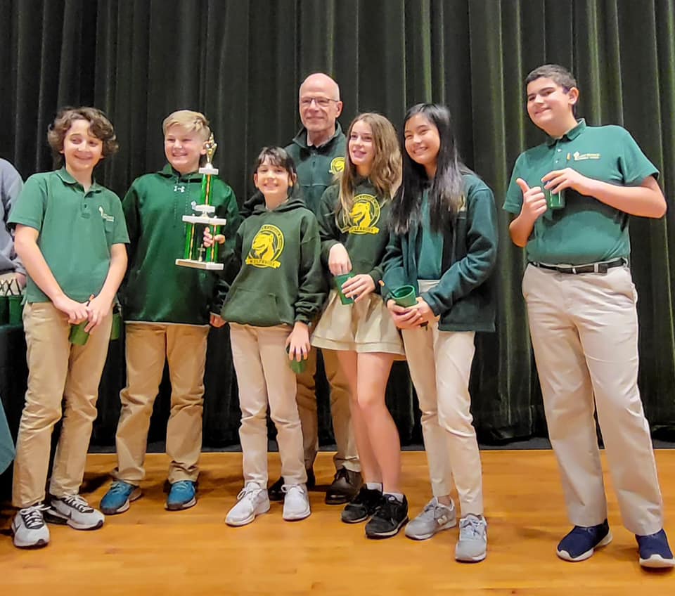 CHS was excited to bring back the Middle School Science Bowl this past weekend!
Congrats to the winners:
First Place - St. Pius X School (A Team)
Second Place - St. Patricks Catholic School
Third Place - St. Pius X School (B Team)
Fourth Place - @Star_Sea_School 
#CatchtheSpirit