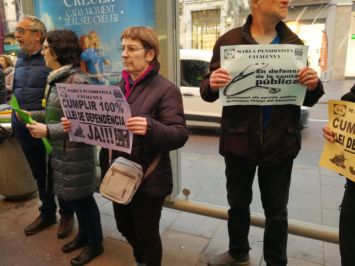 defensasanitat's tweet photo. 📢📢La gent de #Sabadell i #Terrassa li ⚠️⚠️RECORDEM al Conseller de #Sanitat #Balcells, que NO, ens REPRESENTEN!!! https://t.co/HUuHFYPvRO