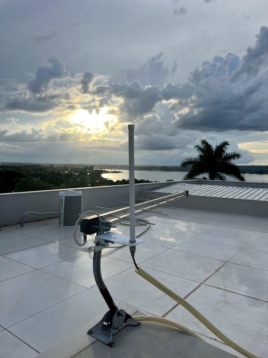 Hitining's tweet photo. Capturing the beauty of the sunset with the power of IoT technology and the reach of a LoRaWAN antenna 🌅📡🎈
#IoT #LoRaWAN #SunsetGoals #SenseCAP #ThePeoplesNetwork #WeThePPL #Helium #HNT #DeWi #IoT #LoraWAN #Mining #proinstall #hotspot #heliumnetwork https://t.co/iIsavjTcZk
