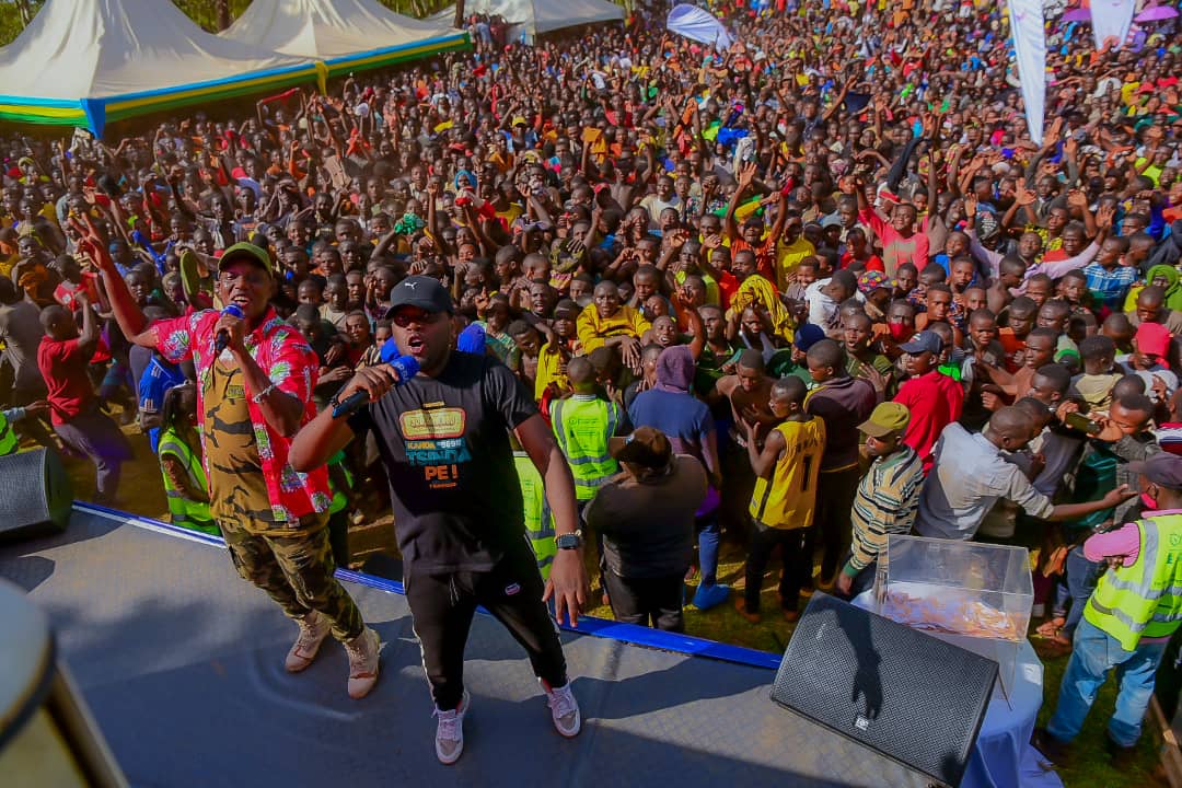 kirehempanga's tweet photo. @kirehedistrict mu murenge wa Mpaga akagari ka Bwiyorere umudugudu wa Kangarame @RBA
 yahizihirije umunsi mpuzamahanga wa radio, aho batambukije gahunda zose imbonankubone https://t.co/c0w9FA20lG