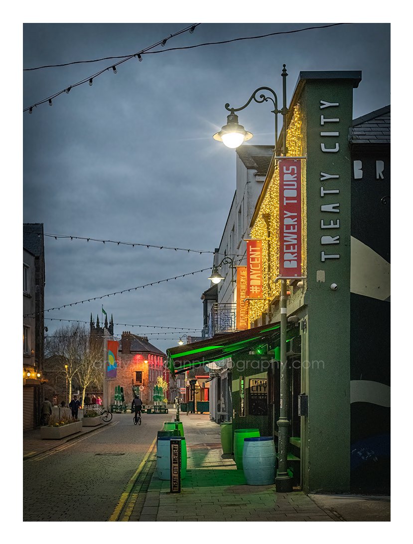 jnrbaker's tweet photo. I met some old friends up at the @TreatyCityBrew - I’m full of admiration for what Stephen & everyone has done up here. Last time I saw it, this place was a building site…now look at it!!!
#Ireland #Limerick #Daycent #Yurt https://t.co/lxzTjk66Ia