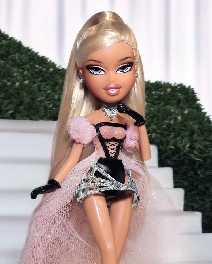 Uwilldielmao's tweet image. Why not make ME your valentine this year? Why spend money on a dumb fleshy whore when you could spoil me and my plastic perfection? Empty your wallet for me. I deserve it.
