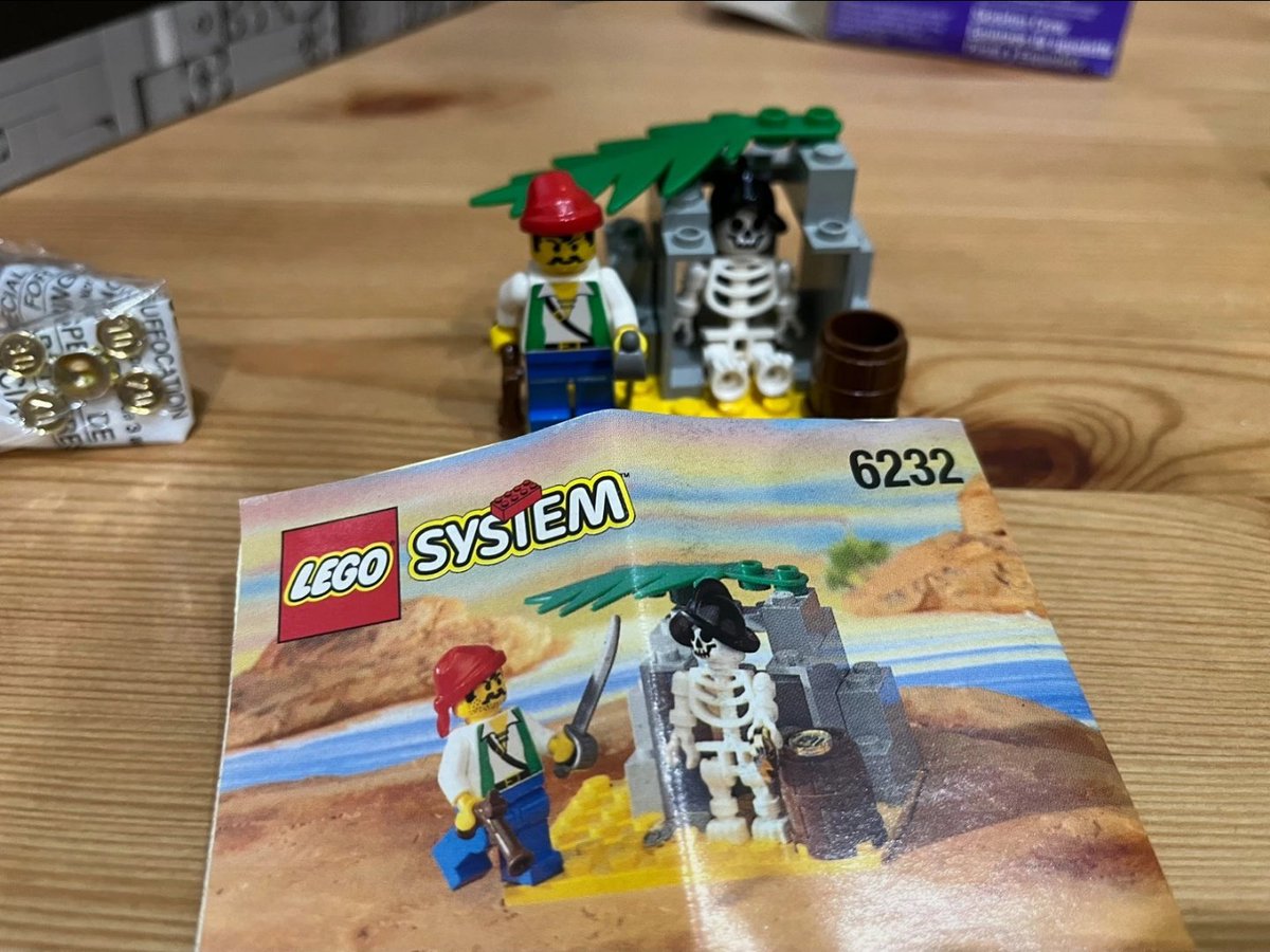 kociu91's tweet photo. Ludziki moje!
Zostały mi jeszcze dwa zestawy do sprzedania. Tym razem są to zestawy ze starego dobrego #LegoSystem #LegoPirates z lat 90-tych.
Pomożecie?:)
https://t.co/pmWEefBkme
#giełda #handel #lego #kolekcja #oferta #sprzedam #RT https://t.co/0ahSwwgiSy