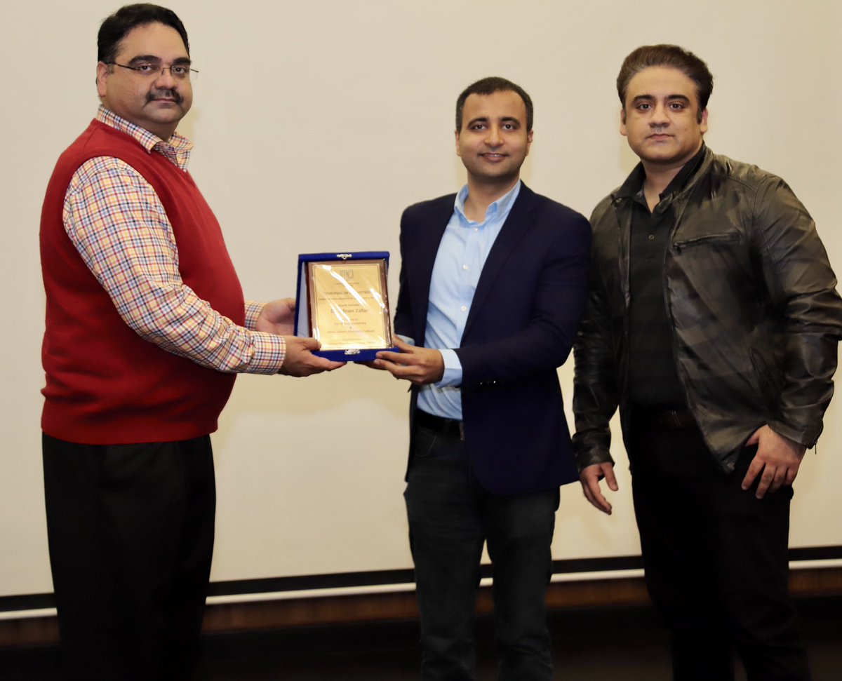 askafnankhan's tweet photo. It was a pleasure to deliver a lecture at the Lahore Medical And Dental College #LMDC with around 500 attendees (health professionals) in #Lahore , Pakistan about Talent Attraction in #Finland 🇫🇮.
#talentboost #workinfinland #teamgimara #AskAfnanKhan https://t.co/te4A7vOln8