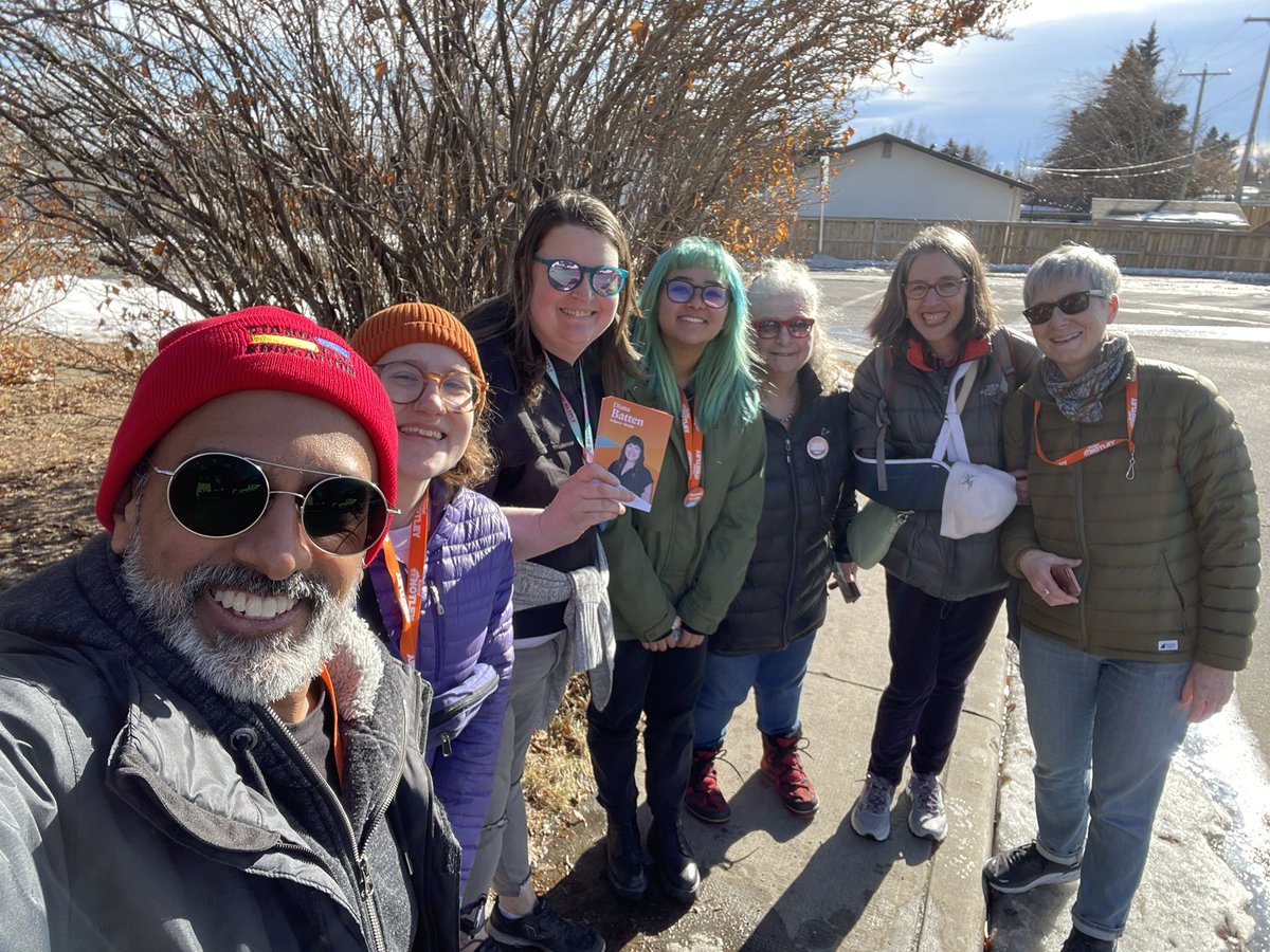 Who says the youth doesn’t care? I had the pleasure of volunteering with 2 lovelies my daughters age. We are going to be in safe hands with our children. @DianaBatten_ #yycAcadia #BetterOffWithRachel #FireShandro #FireTheUCP #ElectDianaBatten #ANDP #abpoli #ableg