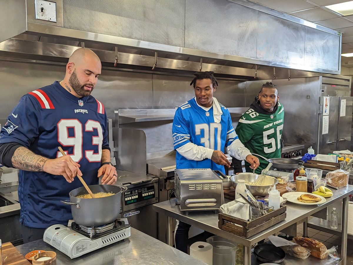 You can call me a Super Bowl champ in the kitchen too as the winner of <a href="/rachaelrayshow/">Rachael Ray Show</a> Super Bowl cook off