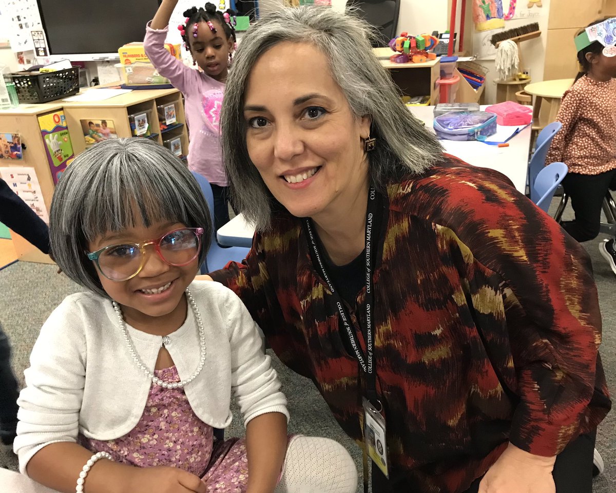 WMALHousewife's tweet photo. 👯‍♀️ Another doppelgänger twin who says she looks like me! 😆 Even the Pre-Kindergarten @JeniferSchool students are outdoing each other to see who looks “old and with the white hair like Mrs. Ace!” ♥️ Honored! 😘 @CCPSEarly @CCPS https://t.co/6i3DeE8nVc