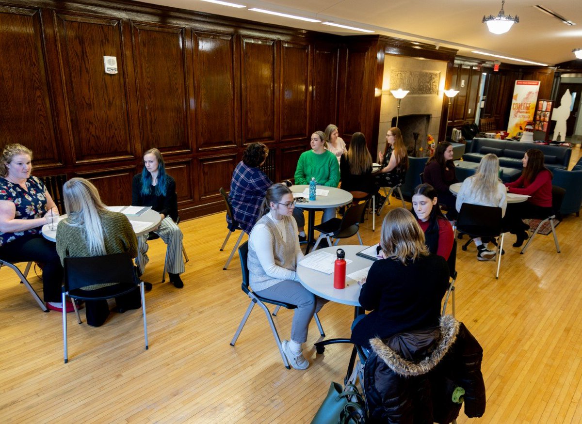 HDFS_iastate's tweet photo. In Professional Practice, Reflection, and Discussion, students practice interviewing skills to prepare for career fairs. Faculty volunteer time to work with pairs of students in a mock interview. It is an excellent way to receive feedback in a supportive environment!💼
#HDFSproud https://t.co/MN8k1ho7M8