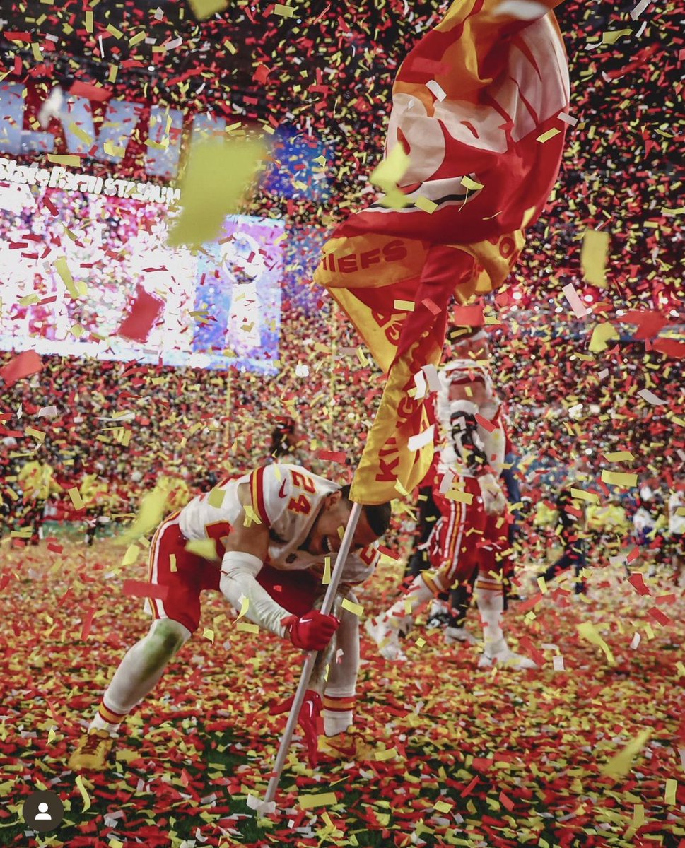 mikalamcghee's tweet photo. MISSOURI STAND UP! 

Congratulations to the @Chiefs for bringing home #SuperBowlLVII  #MissouriStrong #LetsGoChiefs https://t.co/UFea9vtQ7V