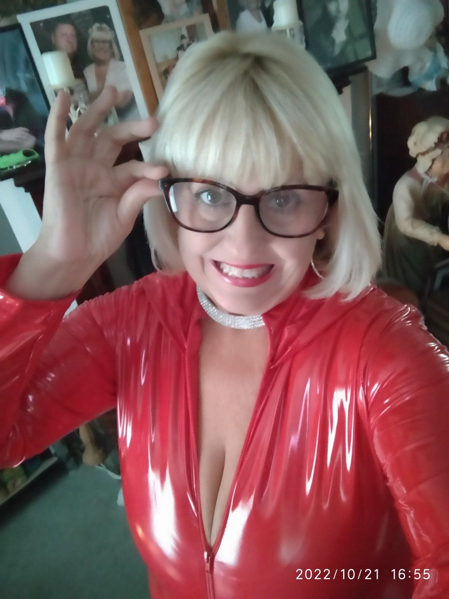 dawnbunn6's tweet photo. hello twitter have a lovely evening xxxx https://t.co/hgkqwYVBmF