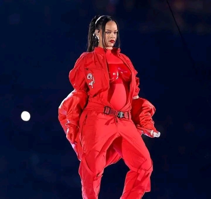 Archievement Rihanna has  the record of a super bowl performance.
#positivity