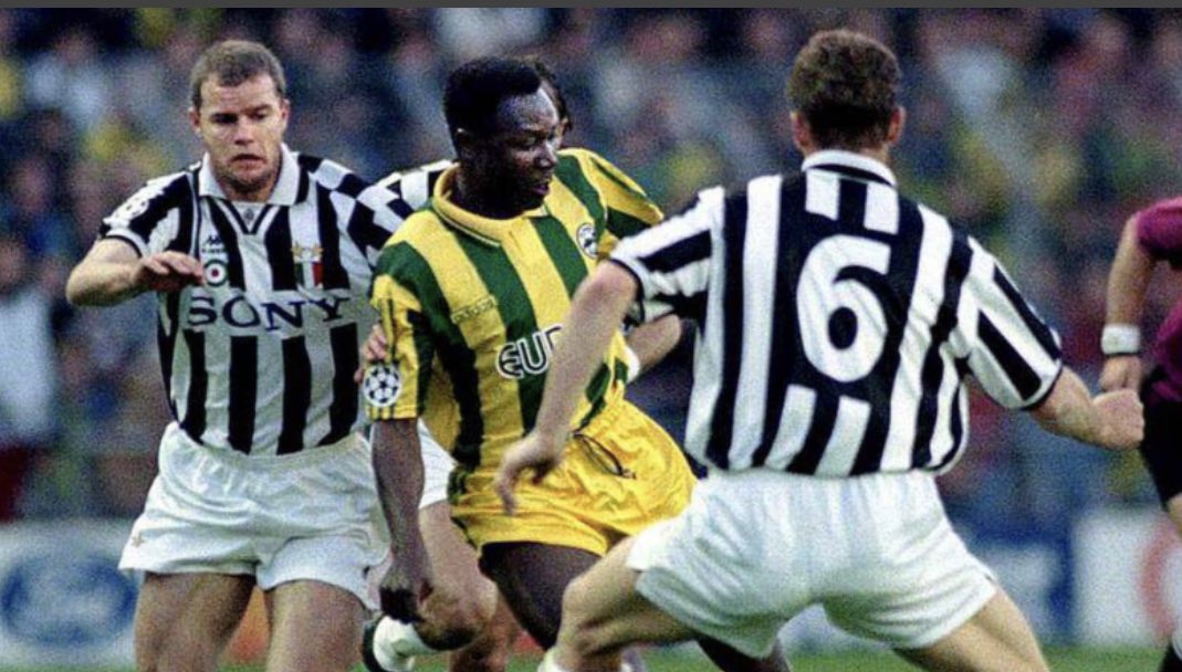 SimonReungoat's tweet photo. 🟡🟢 2 PLACES À GAGNER pour @FCNantes - JUVENTUS sur @radio_hitwest 🤩

➡️ Quel sera le score ET le(s) buteur(s) du match aller à Turin jeudi soir ?

RT &amp; Follow 🔰

⏩️ Tirage au sort entre les bonnes réponses (pour passage radio) https://t.co/XAayXfJdnm