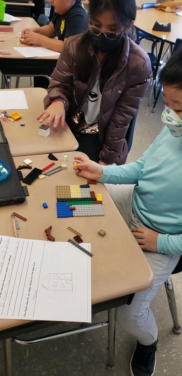 kriegerm16's tweet photo. 100th day STEM challenge @MenloParkSchool https://t.co/zwWD6RcKuD