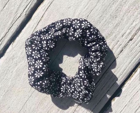 galaxylover1998's tweet photo. Flower Scrunchie
🌼ON SALE FOR $4.99 was $6.99
🌼Adjustable to your wrist size
🌼Handmade with care
🌼Low stock
🌼Stay Safe
Use my code “Chelsie10” for 10% off of ur order. Link Below
https://t.co/Km4sNVfsdk
#bohoblingco #flowerscrunchie #accessories #scrunchie #handmadescrunchie https://t.co/uQShGFCvsD
