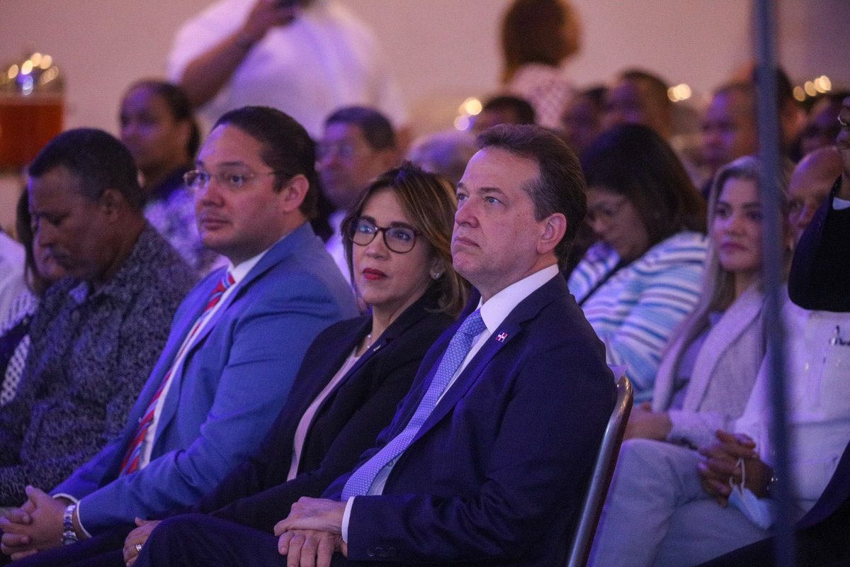 drmoralespaulin's tweet photo. Con la presencia de nuestro Ministro @ItoBisono lanzamos oficialmente al país el Centro Mipymes ADOPEM, primer centro especializado en finanzas ADOPEM ONG. el cuál llevará sus servicios a todo territorio nacional a favor de los micro, pequeños empresarios y emprendedores. https://t.co/8TwDHtmHs6