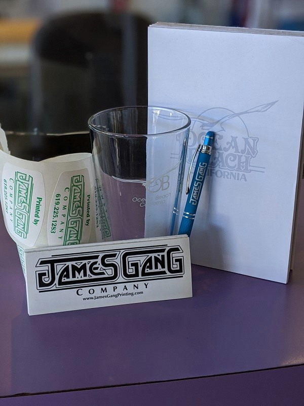 JamesGangPrints's tweet photo. Whether your business needs custom shirts or stationery, we have all your business printing needs covered! We can print your designs on a variety of products and apparel. Let us know how we can help your brand!

#JamesGangPrinting #Printers #BusinessPrinting #CustomPrinting https://t.co/KoCpDQlmbw