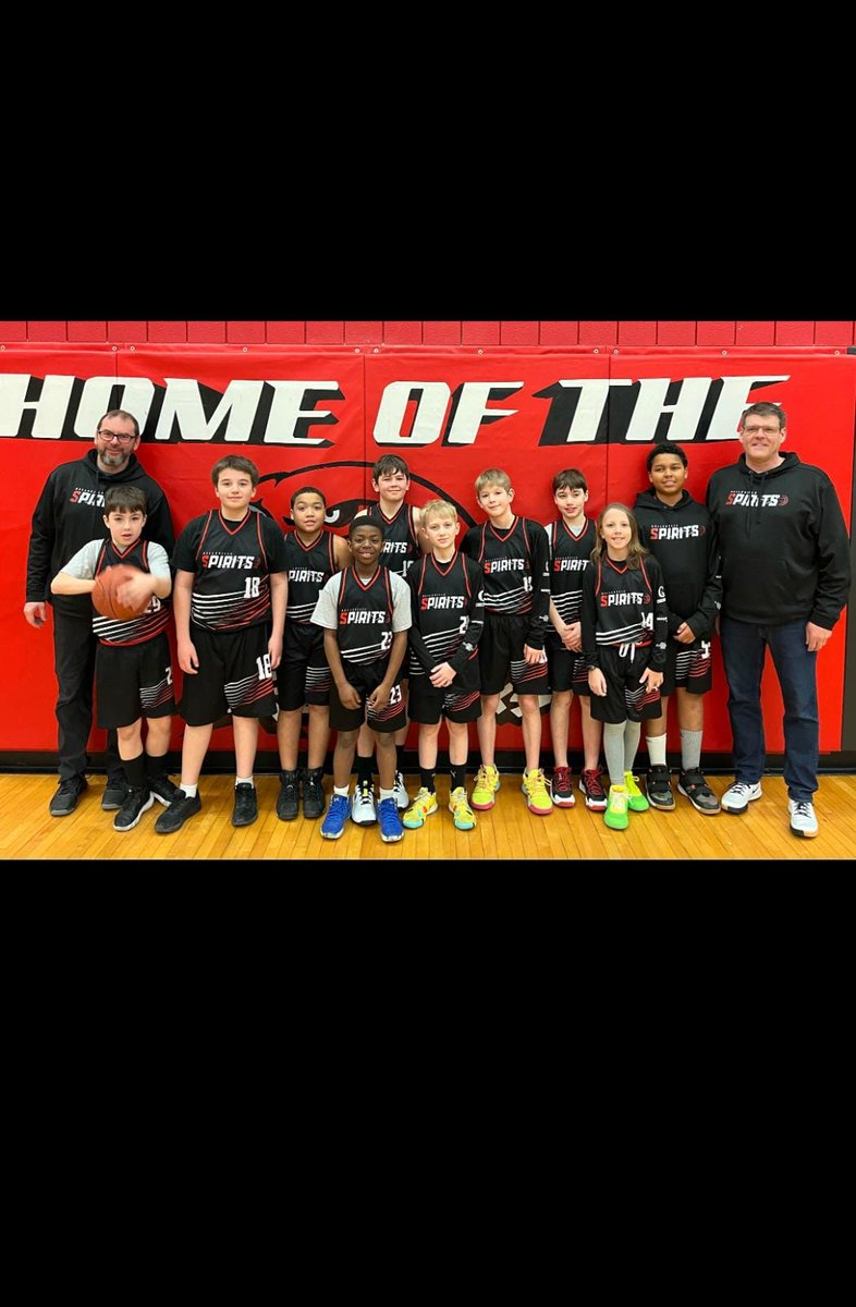 futurevibesent's tweet photo. We congratulate the Belleville Spirits U12 Boys' Basketball Team on their fantastic performance during this year's EOBA Hoops for Hunger Tournament! As a proud sponsor, we are thrilled to tell you our team finished 3-1 placing 3rd overall!  #bellevillespirits #basketball #eoba https://t.co/cwsqzzLrFn