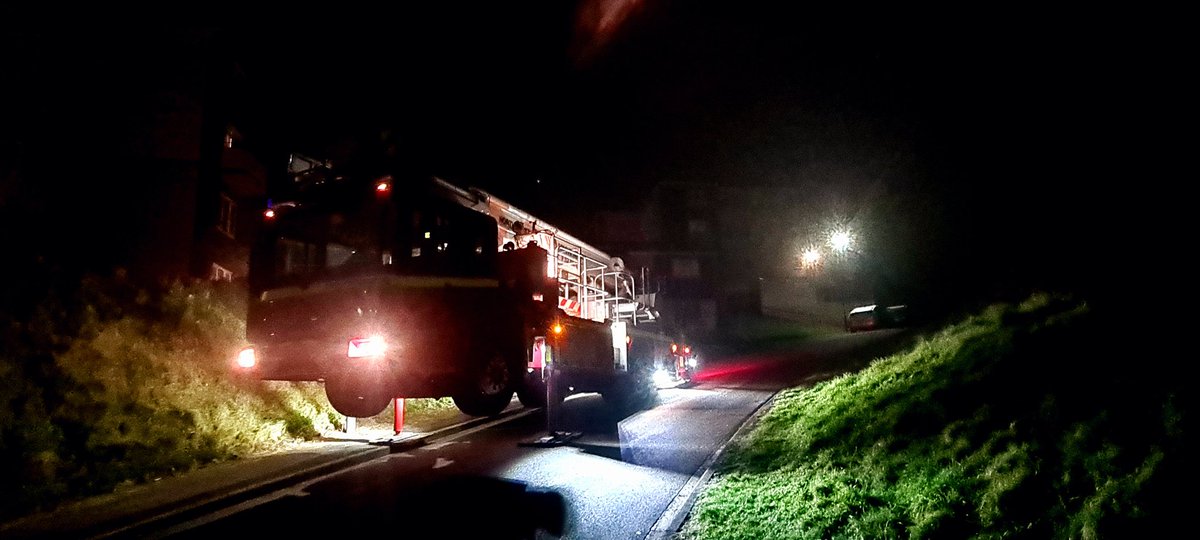 Huntington white watch have keeping their skills sharp with night time drilling on the ariel ladder platform. 

This sloped pitch requires the ALP's maximum capabilities to allow operation. 🪜