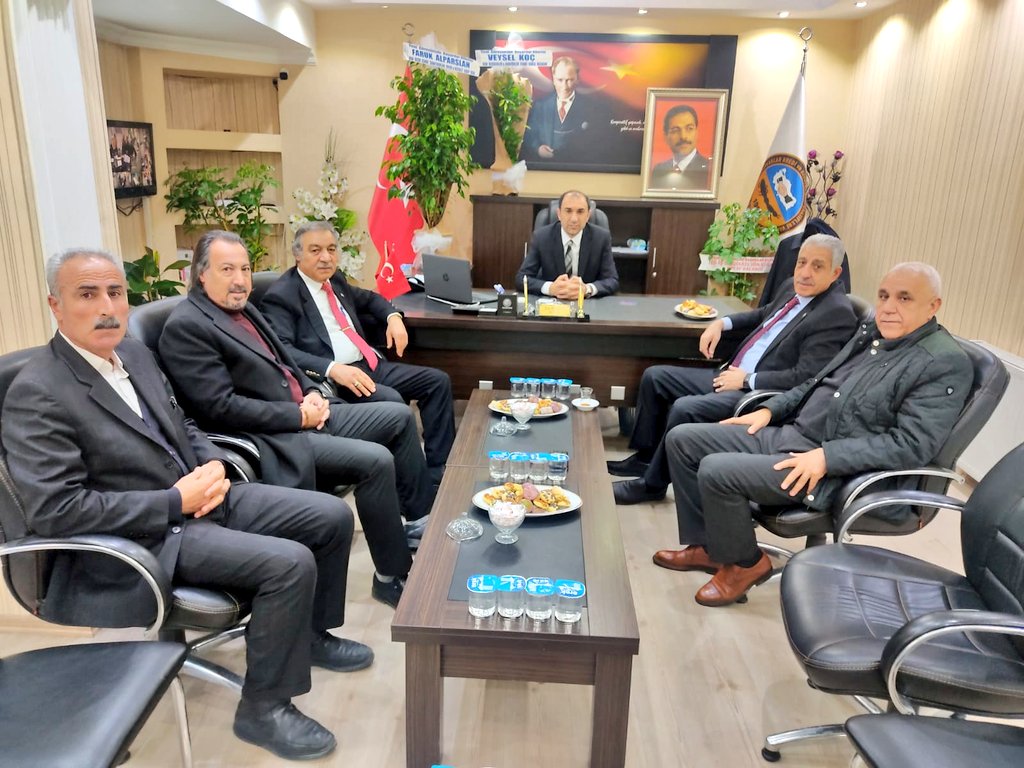 Hızır Esnaf ve Sanatkarlar Kredi ve Kefalet Koop. Bşk. Sn.<a href="/F_Farukalpaslan/">Faruk Alpaslan</a> ve Van Berberler ve Kuaförler Odası Bşk. Sn.Veysel Koç <a href="/veysell36/">veysel koc</a> Van Esnaf ve Sanatkarlar Kredi ve Kefalet Koop. Başkanımız Sn.<a href="/isaberge65/">İsa Berge</a> hayırlı olsun ziyaretinde bulundu.Nazik ziyaret için teşekkürler.