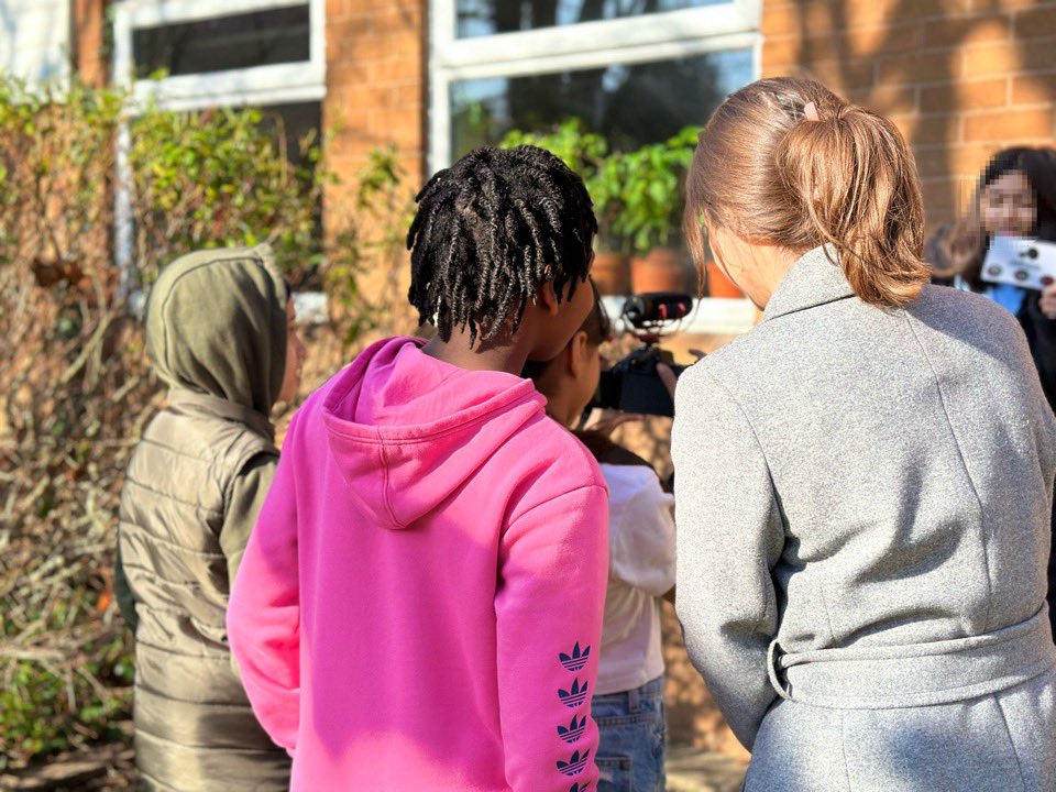 clickwandsworth's tweet photo. Great Junior Click today doing all sorts ranging from being news reporters, doing some play doh and arts to answer some questions around the pledge to even doing a bit of DIY finished off by a bit of kidspace! #getclicked #youthvoice https://t.co/jdQf3z9eAE
