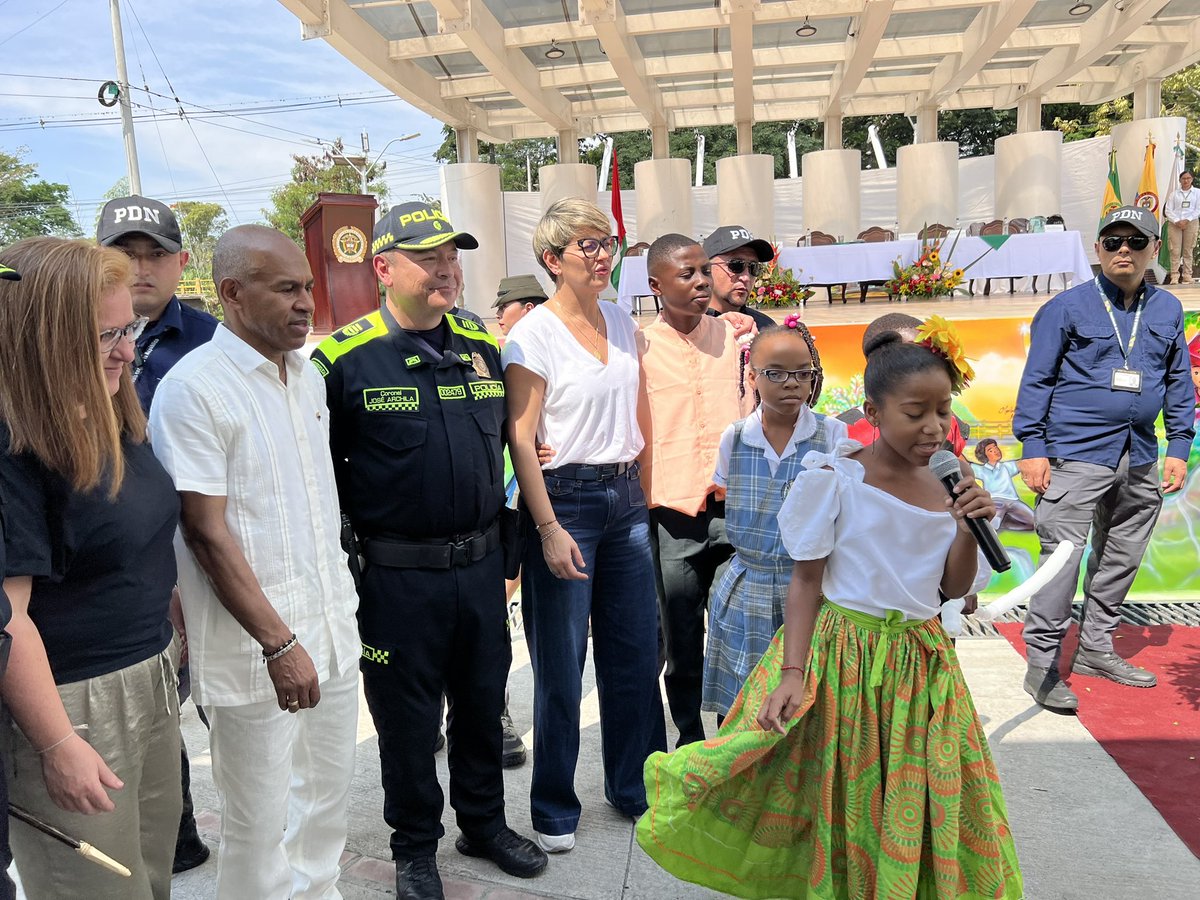 PoliciaCauca's tweet photo. #NiñezSinViolencia| El reclutamiento es una práctica que atenta contra los derechos humanos de las niñas, niños y adolescentes, afectan su vida, su integridad física, mental y desarrollo, acompañamos los procesos de atención, acción y reparación. #DiosYPatria https://t.co/G0zV0nJSJj