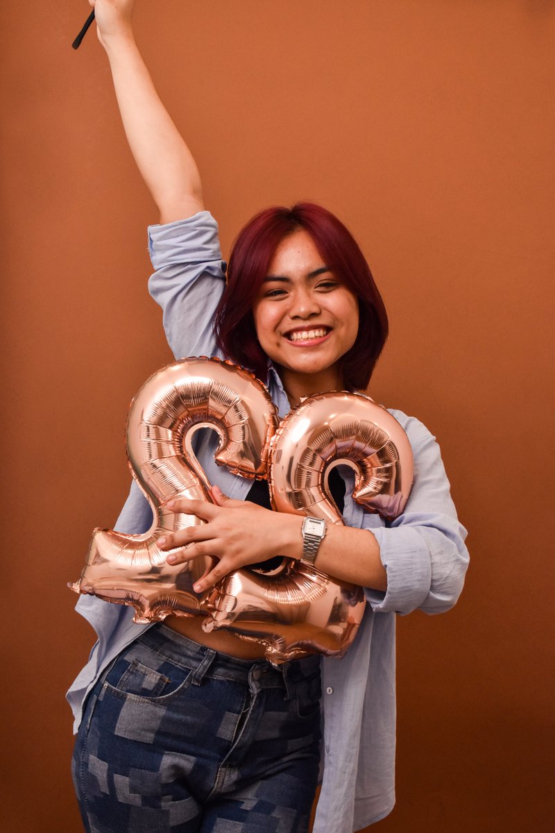 httpsye's tweet image. bday &amp;amp; vday 🤟