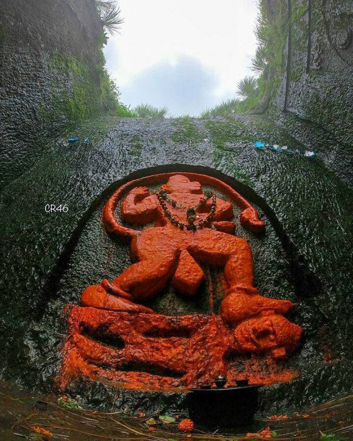 12 Magnificent sculptures of Hanumanji 1. Tringalwadi fort, Igatpuri, Maharashtra @LostTemple7