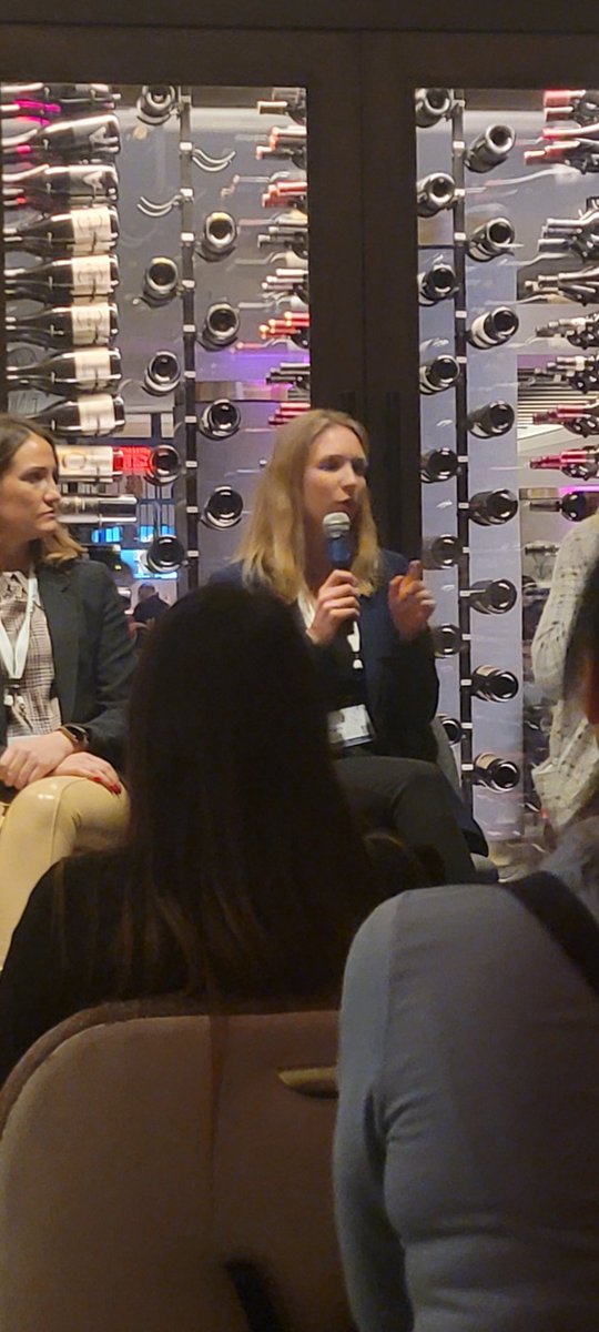 "You will always be lacking something... youre already more technical than you think, it doesn't take a dozen stickers on your laptop"
Great advice from Sarah Fluchs <a href="/admeritia/">admeritia</a>