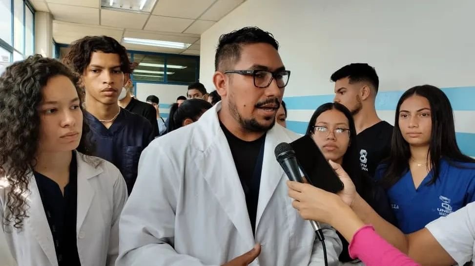 Mil 400 estudiantes de Medicina de la Unefm inician actividades académicas a nivel nacional⁣.

A toda marcha iniciaron las actividades académicas presenciales del programa Medicina de la Universidad Nacional Experimental Francisco de Miranda (Unefm).

instagram.com/p/Con4cU6Oq5l/…