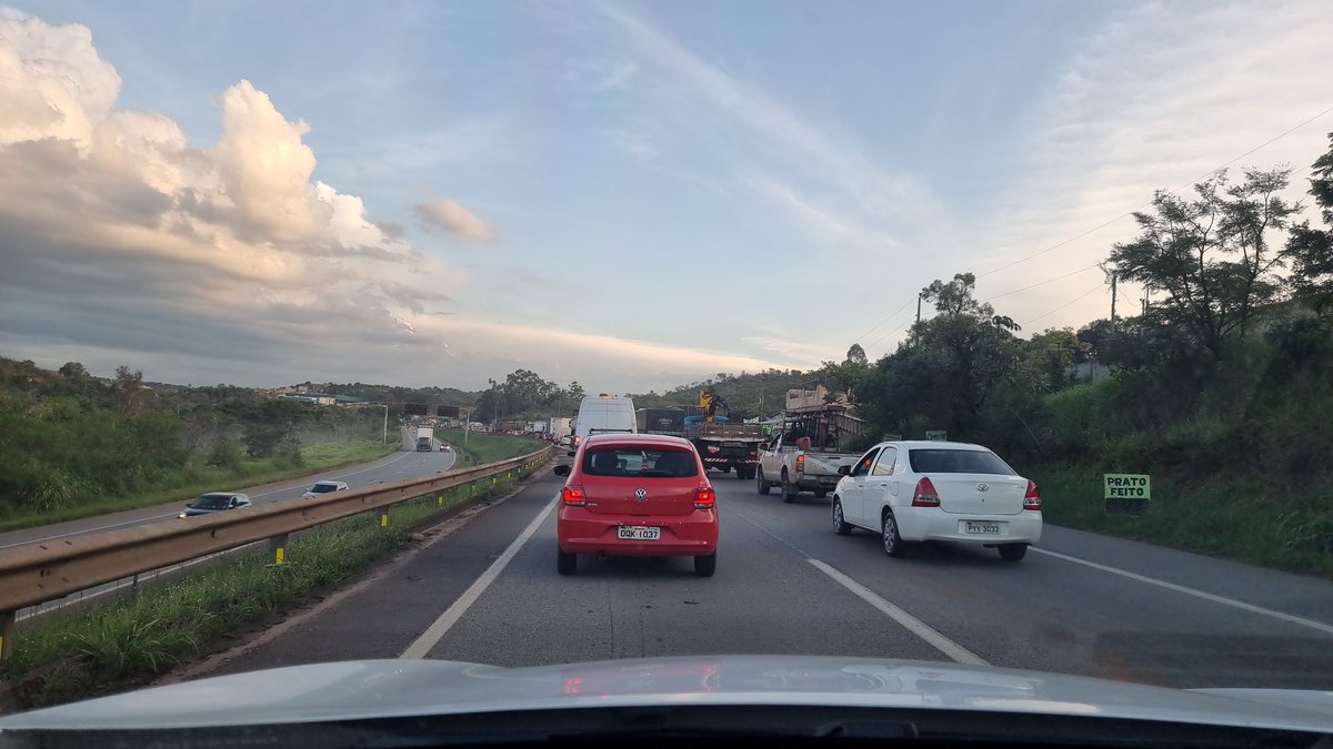 _Zanon's tweet photo. Pra curtir um trânsito intenso com mais conforto, estou nessa busca, me da um ajudinha aí @rafaelportugal com @chevroletbrasil.
#TeamChevrolet https://t.co/dVSaBe8jyL