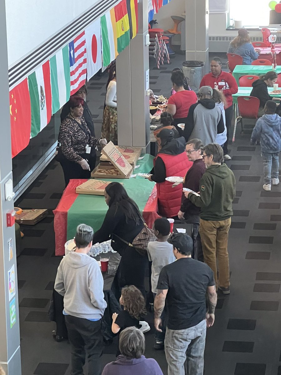 HPPA_spps's tweet image. An exciting day at HPPA celebrating #NAAPID Pizza and wings from tommiespizza.com and a program with our Kg &amp;amp; PreK students singing, poetry, drumming and even a multicultural student fashion show! @dutrell2010 @SPPS_News