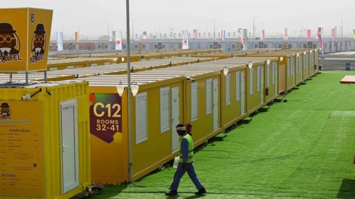 AlertaMundoNews's tweet photo. 🇶🇦🇸🇾🇹🇷 | Qatar está enviando 10.000 casas contenedor para las víctimas del terremoto en Siria y Turquía. Estos fueron utilizados como alojamiento de la Copa del Mundo. https://t.co/IL1TlERW3I