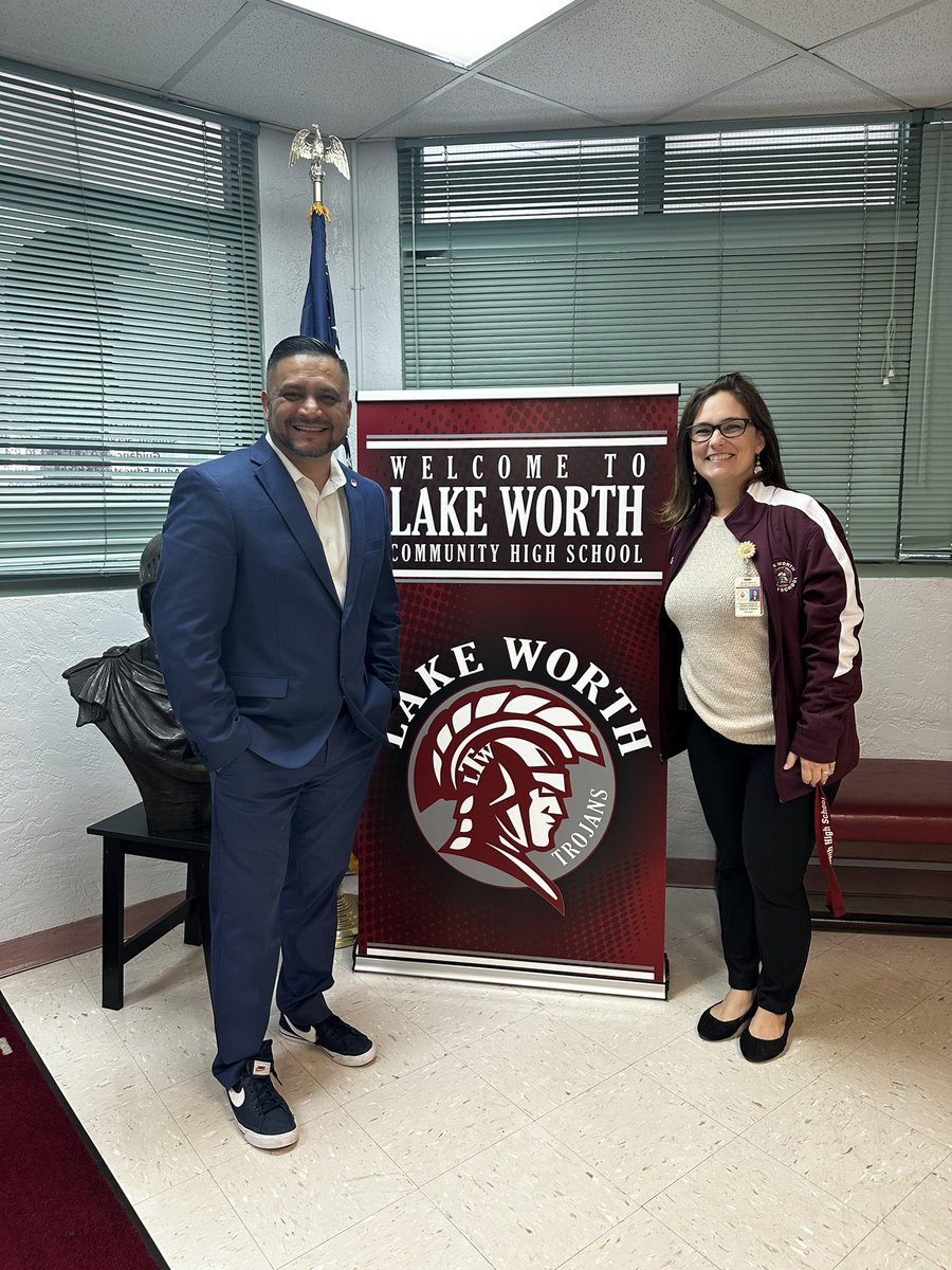 Excited about our @latinosinacti0n growth in FL ! Thank you @PTREJ0 @Polk Schools @Florida_ALAS and 
Elena M. Villani, Principal 
@LakeWorthHigh School for your Leadership!! More to come!! #stand4more