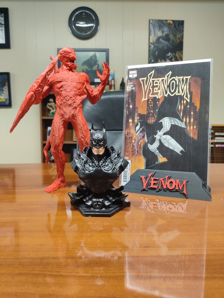 Won this beautiful Venom @WHAMstand, comic, and INSANE Carnage statue last week. When the package arrived, DUDE, a beautifully printed and painted Batman bust! 

You're the best man.